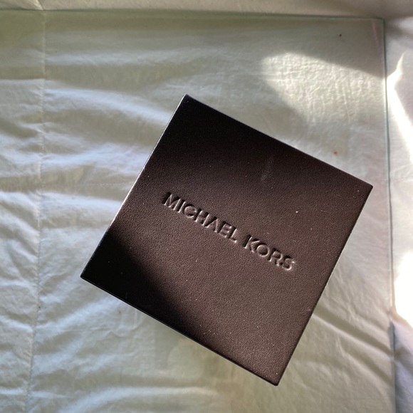 MK Watch Box 📦 - Picture 5 of 5